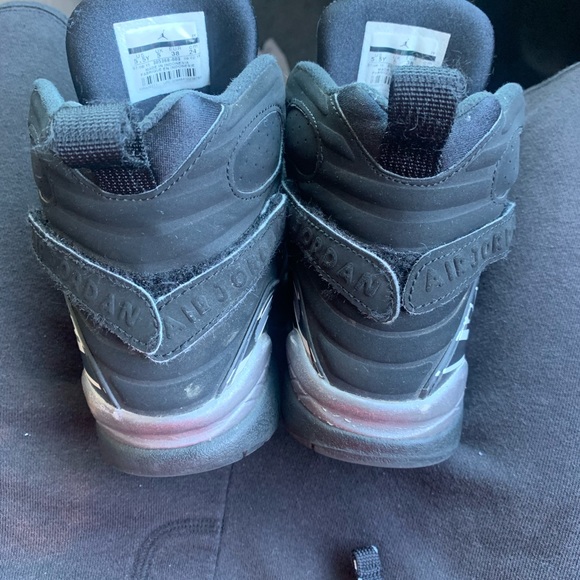 Jordans “chrome” 8’a - Picture 4 of 4